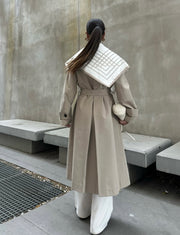 ترانشكوت مع سكارف