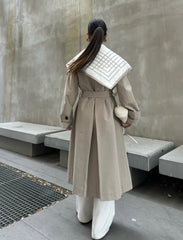 ترانشكوت مع سكارف